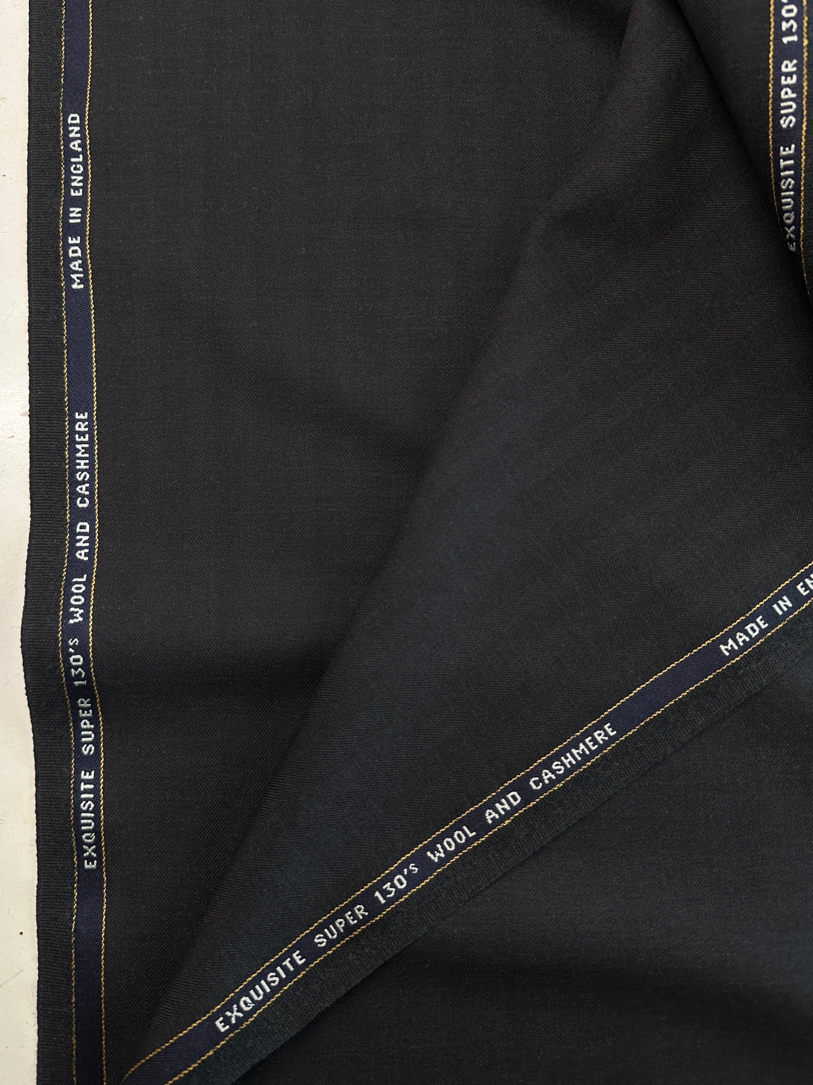 Exquisite_Super_130s_Wool_and_