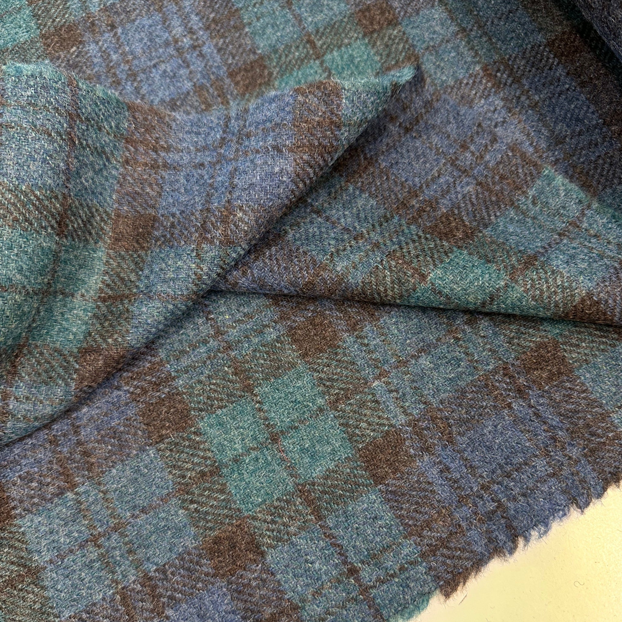 Pure Shetland Washed Black Watch Mix Green Blue Tweed Tartan Made In England
